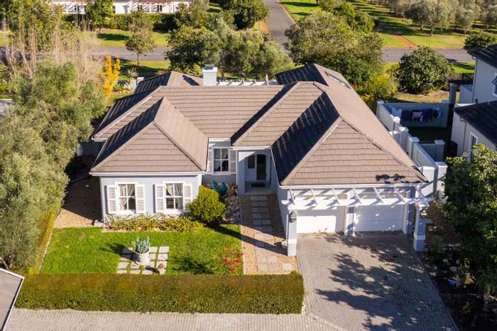 Val De Vie Estate House For Sale: Open-plan living, garden, solar backup, community parks.