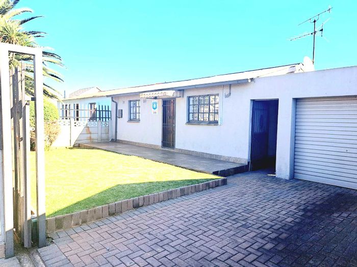 Property #2155817, House for sale in Actonville Ext 4