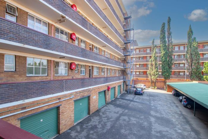 Property #2142262, Apartment for sale in Arcadia