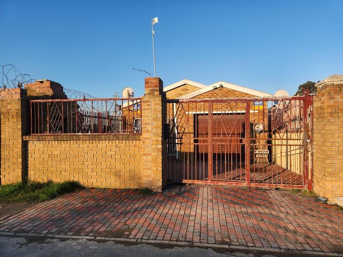 Three-Bedroom House for Sale in Philippi East, Close to Luzuko Taxi Rank