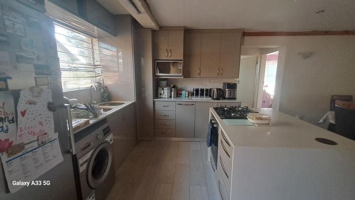 Property #2257480, Cluster Rental Monthly in Buccleuch