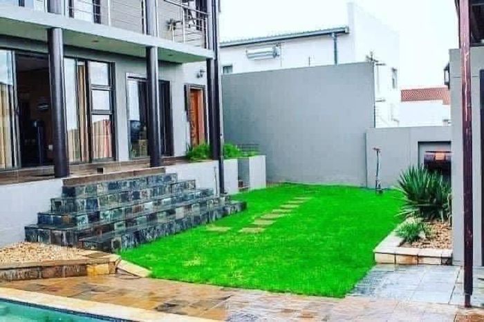 House To Rent in Hochlandpark: 4 Bedrooms, Gym, Pool, Double Garage.