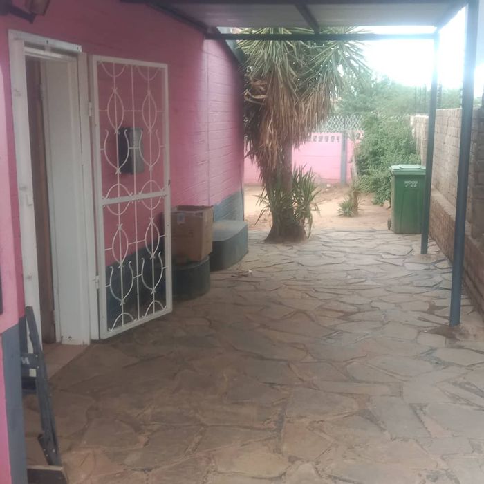 Khomasdal house for sale: 2 beds, 1 bath, expandable space, fruit tree.