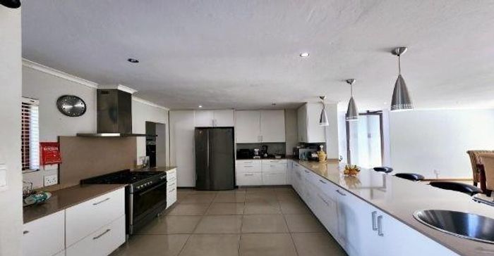 Property #2420276, House For Sale in Midfield Estate