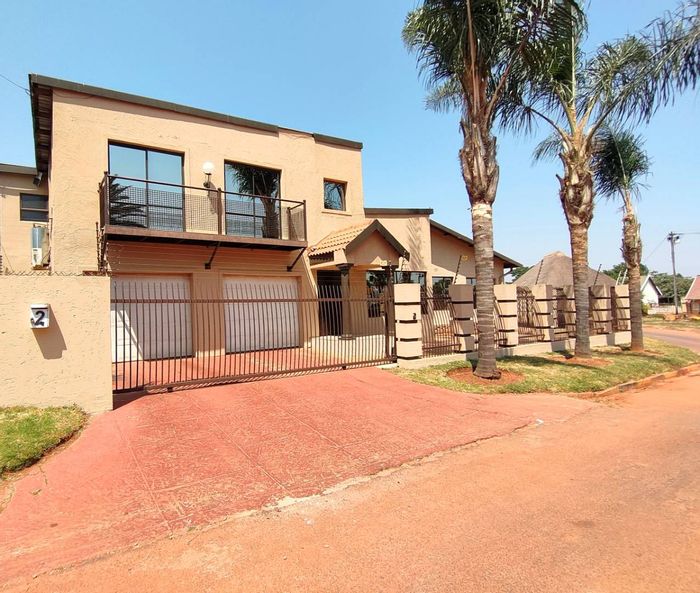 Roodepoort Central houses (1 properties)