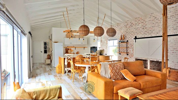 Ocean View House For Sale: 3 en-suite bedrooms, 3 garages, BBQ area.