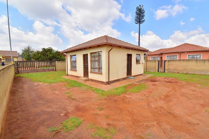 Dawn Park House For Sale: 2 Bedrooms, 1 Bathroom, Expansion Potential on 315m².