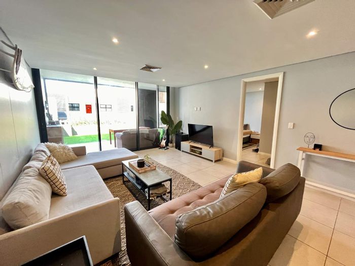 Umhlanga Central Apartment To Rent: 3 Beds, Pool, Garden, 24/7 Security.