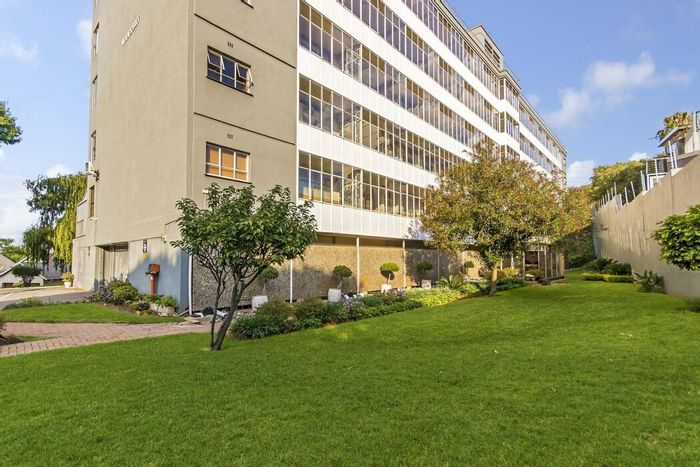 Property #2005152, Apartment sold in Bedford Gardens
