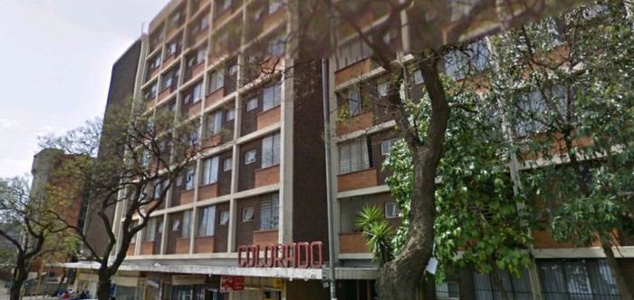 1-Bedroom Apartment For Sale in Pretoria Central with parking and security access.