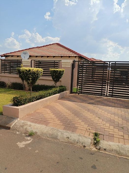 Property #2222862, House rental monthly in Dawn Park