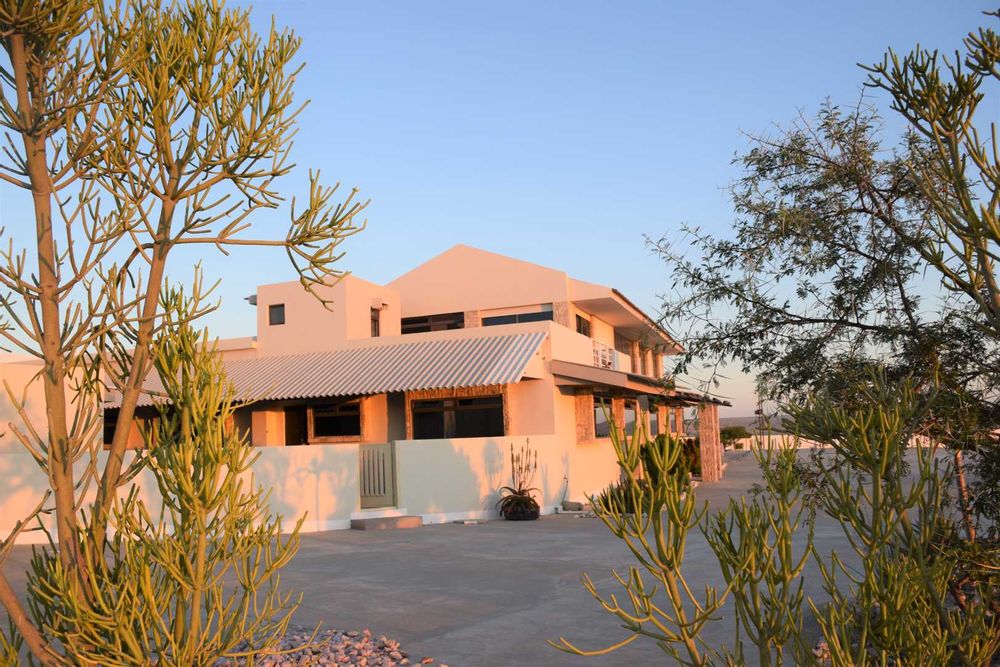 main house exterior view