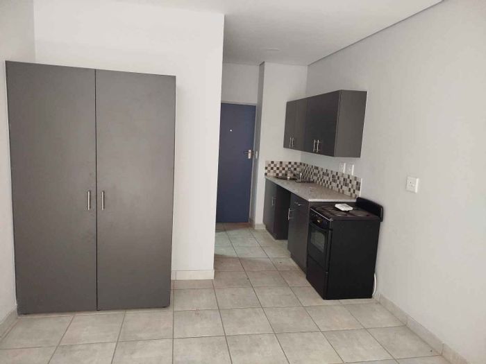 1-Bedroom Apartment for Sale in Pretoria North with Parking and Prepaid Electricity.
