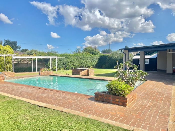 For Sale: Spacious 3-Bedroom House in Germiston South Ext 2 with Pool and Lapa.