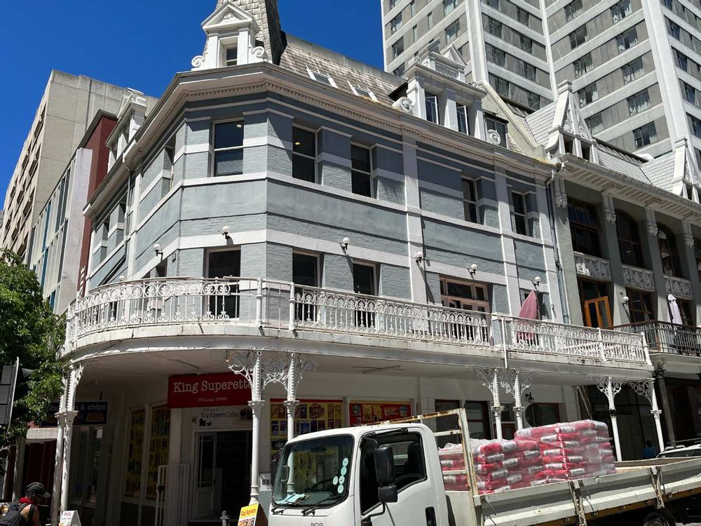 Exterior Office to rent in Cape Town
