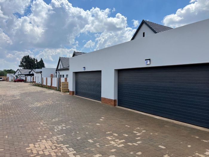 Property #2419310, Townhouse Rental Monthly in Olympus