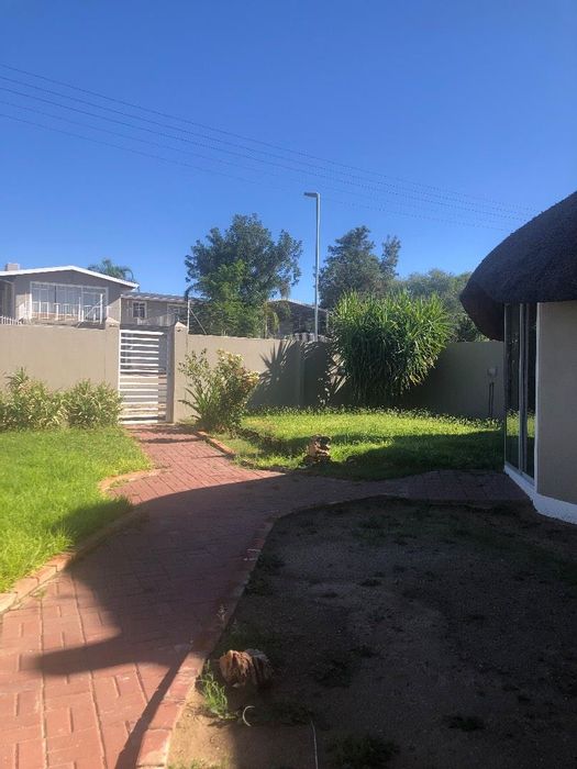 For Sale: House in Okahandja Central with 4 bedrooms, lapa, and 2-bedroom flat.