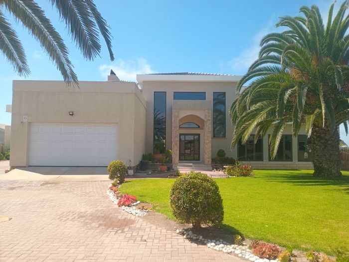 Spacious house with flat, garden, and solar power in Henties Bay Central, For Sale.