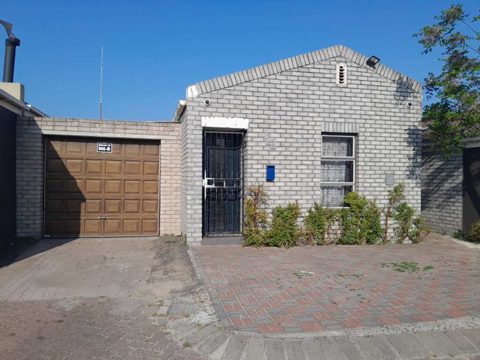 Property #2327937, House For Sale in Fountain Village