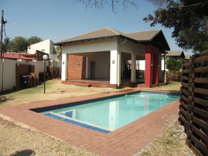 Property #2190566, Townhouse for sale in Oakdene