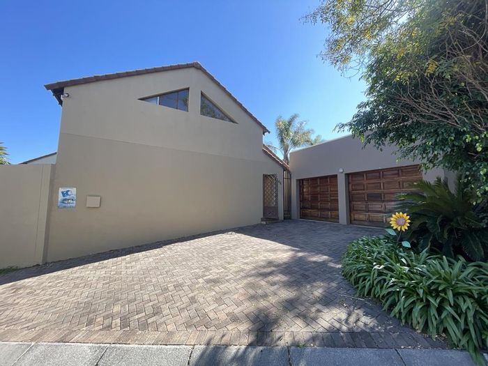Property #2387060, Cluster For Sale in Strubensvallei