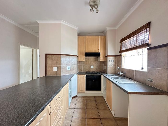 Property #2431221, Townhouse For Sale in Equestria