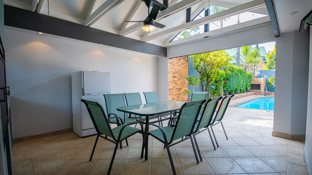 braai area overlooks the swimming pool