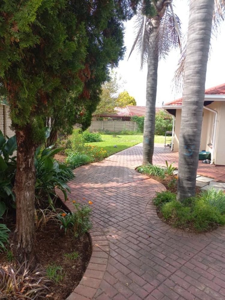 Beautiful Established Garden Entrance
