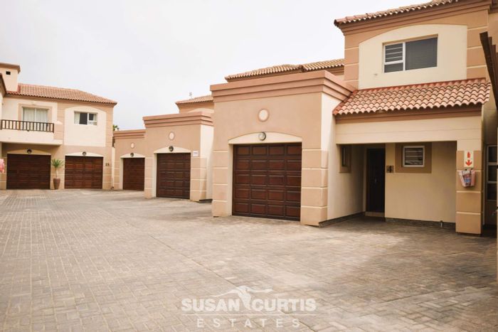 Property #2104361, Townhouse sold in Walvis Bay Central