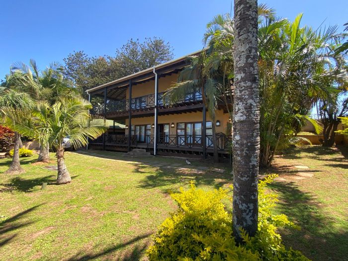 House To Rent in Somerset Park: 3 bedrooms, wrap-around deck, garden, staff accommodation.