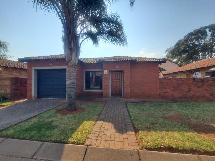 Groblerpark House For Sale: 3 Bedrooms, Private Garden, 24/7 Security, Pre-Paid Electricity.