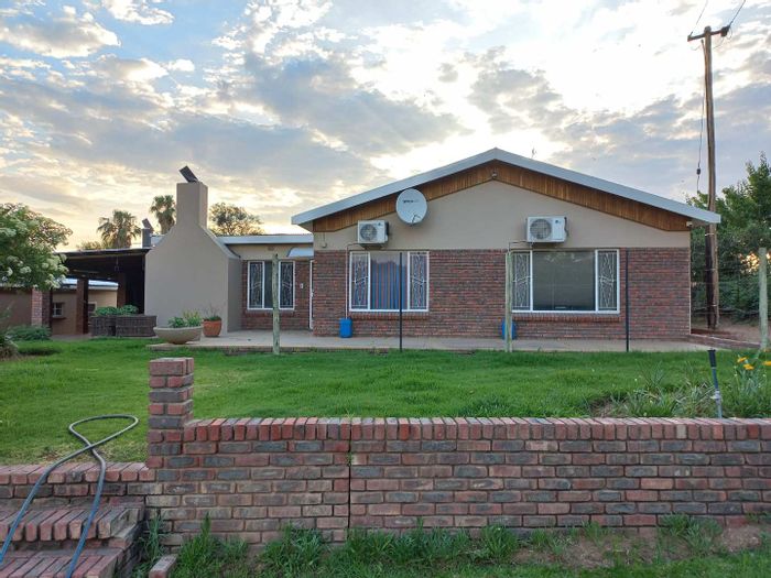 Property #2073244, House for sale in Upington