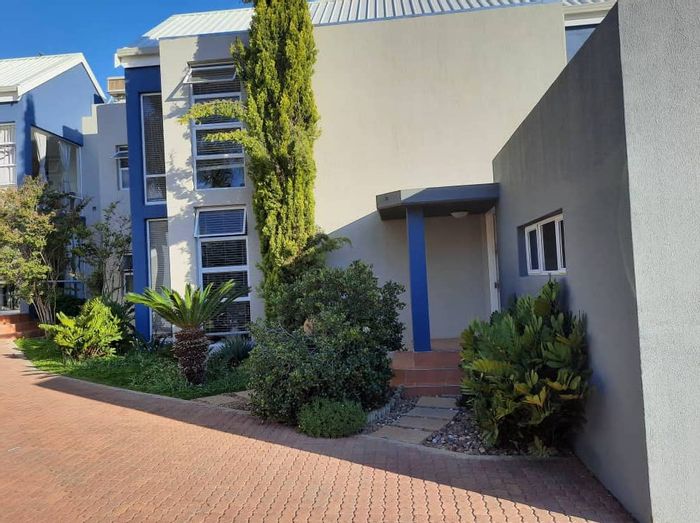 Property #2145414, Townhouse for sale in Klein Windhoek