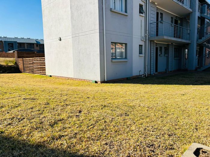 For Sale: 4-bedroom apartment in Sagewood with clubhouse, pool, and private garden.