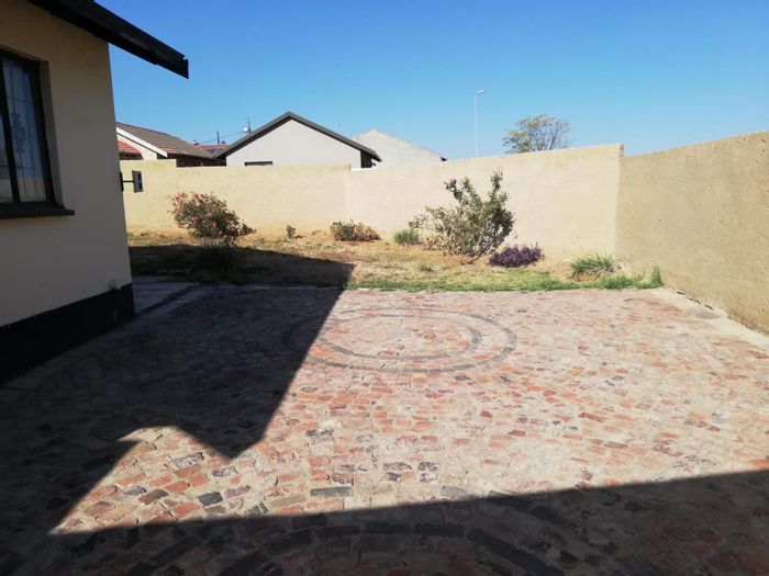 Property #2259286, House for sale in Naturena