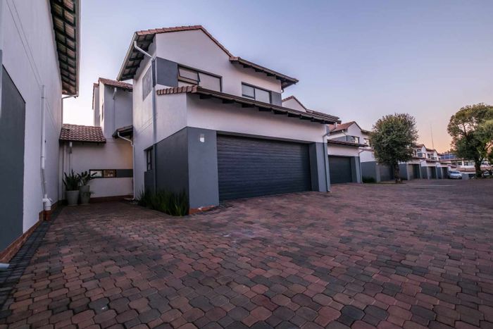 Property #2204223, Townhouse for sale in Randburg