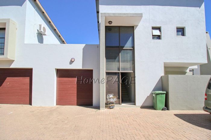 For Sale: Townhouse in Otjiwarongo Central with garage, courtyard, and security features.