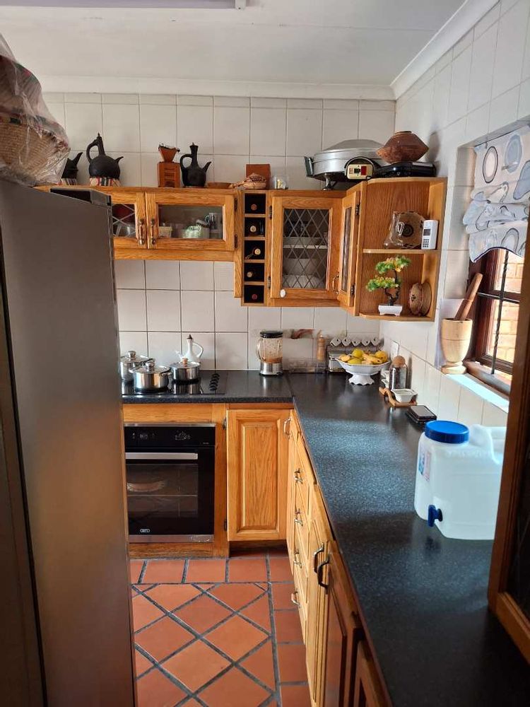 Entrance to Kitchen