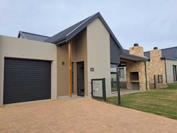 Hartland Lifestyle Estate: 3-bed, 2-bath retirement village home with patio and trails. To Rent.