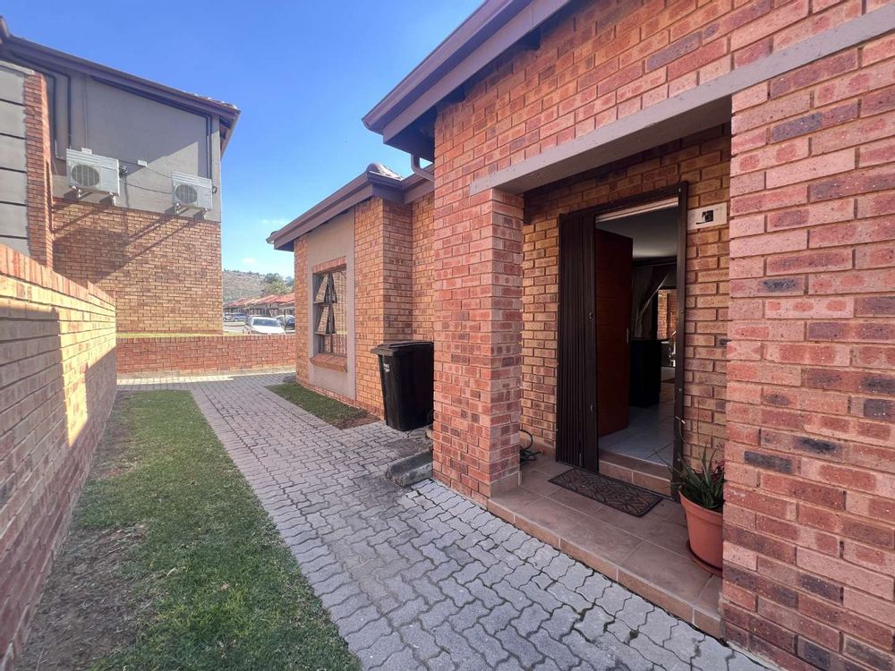 Private entrance 