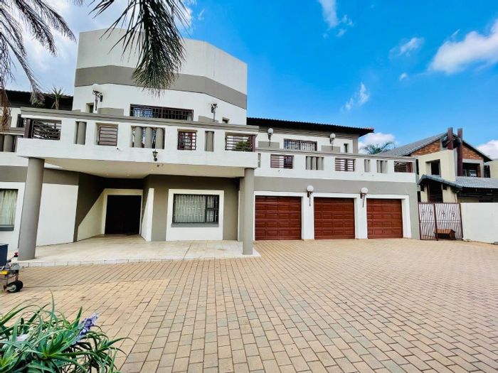 Meyersdal House For Sale: 5 bedrooms, pool, 3-car garage, secure location.