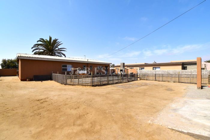 Property #2218334, House for sale in Walvis Bay Central