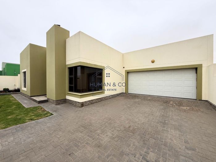 Property #2421308, House For Sale in Fairways Estate