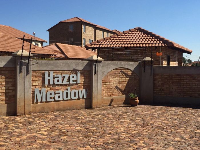 Hazeldean Townhouse To Rent: 3 bedrooms, private garden, pet-friendly, secure complex.