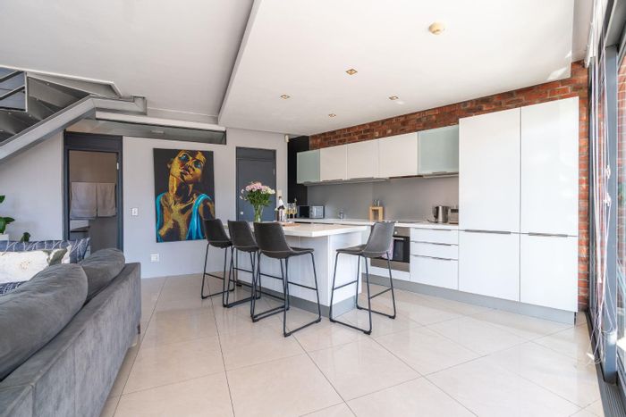 Penthouse For Sale in De Waterkant: Rooftop terrace, Jacuzzi, 24-hour security.
