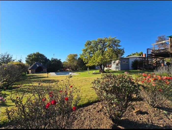 Versatile small holding in Walkerville Central with multiple living and income options. For Sale.