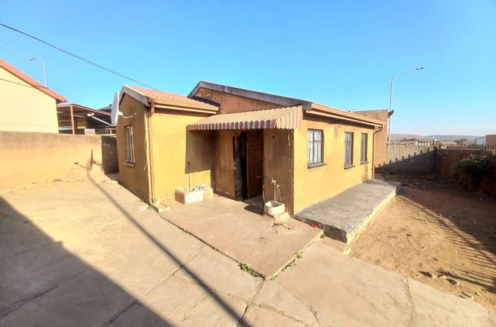 Affordable Atteridgeville Home with Extra Bedroom and Security, For Sale Now!