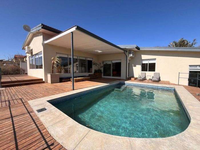 For Sale: Spacious House in Eros with pool, flatlets, and ample entertainment areas.