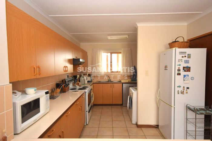 City Centre Apartment For Sale: 2 beds, 2 baths, garage, balcony, great location.