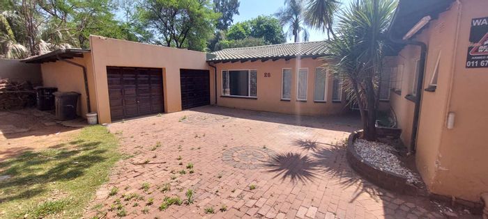 House To Rent in Weltevreden Park Ext 1: Pool, garden, spacious rooms, double garage.